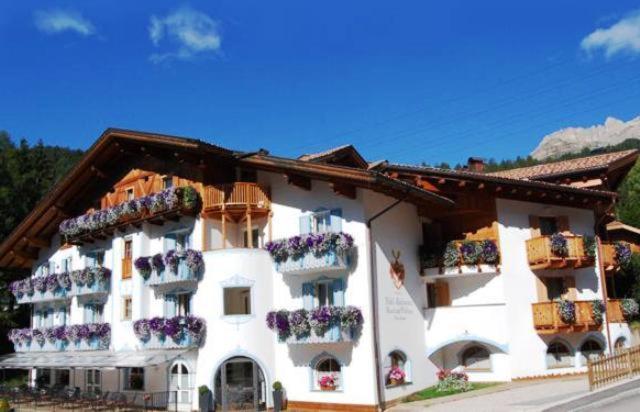 Hotel Madonnina Resort And Wellness Soraga Esterno foto