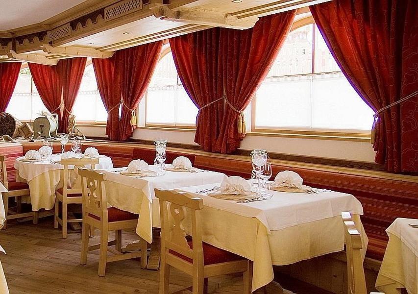 Hotel Madonnina Resort And Wellness Soraga Esterno foto